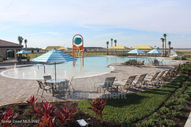 Building Photo - 2831 Casterton Dr