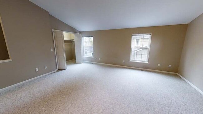 Building Photo - 834 S Main St