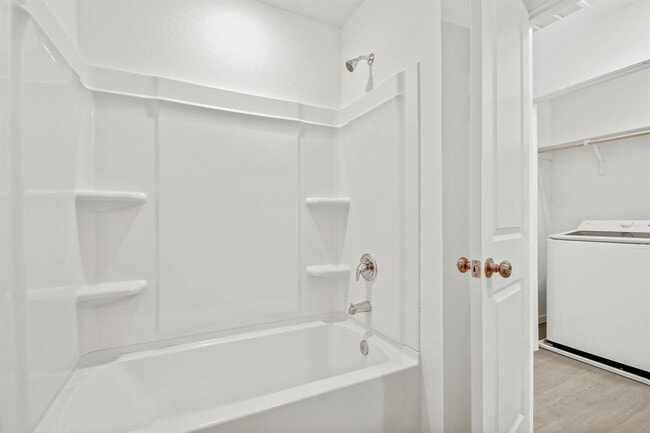 Building Photo - 2413 Legends Crk