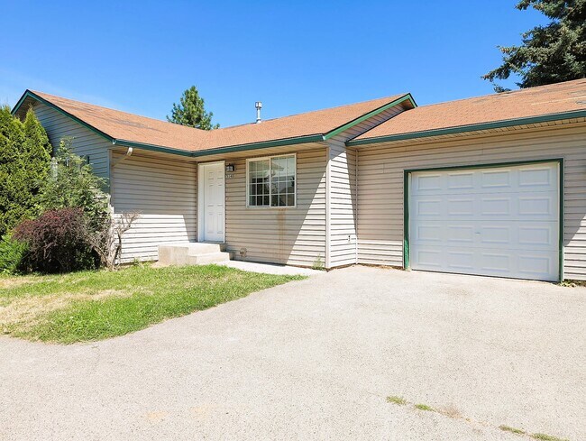 Primary Photo - 5135 N Abbey Ct