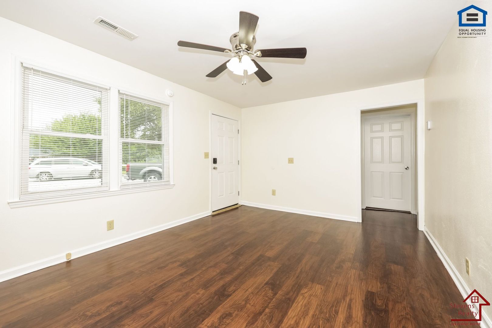 Building Photo - 702 Couch St