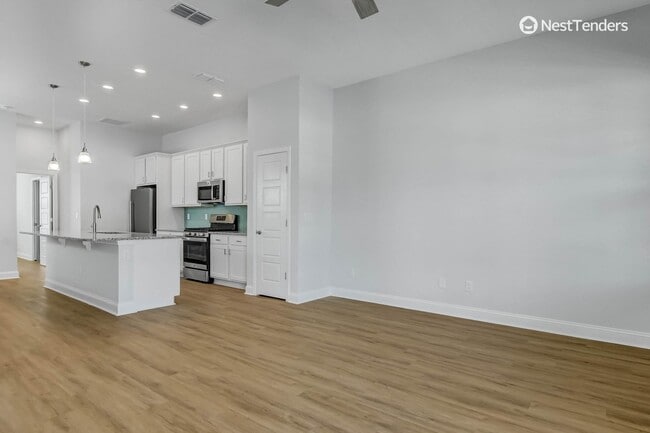 Building Photo - Amelia Island Coastal Charmer!