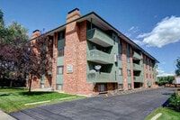 Building Photo - PRE LEASE: Large Updated 2 Bed 1.5 Bath Condo Close To Campus!