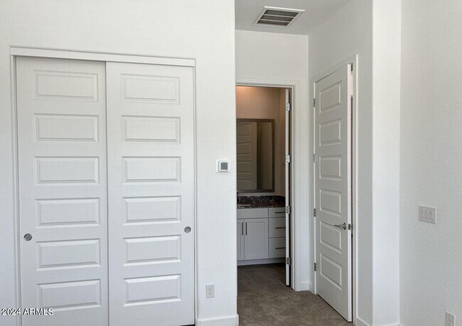 Building Photo - 19610 W Avalon Dr