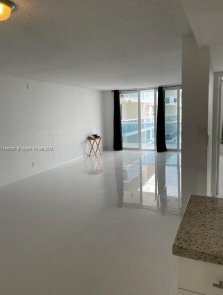 Building Photo - 3800 S Ocean Dr