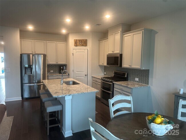 Building Photo - 4165 Canopy Creek Dr