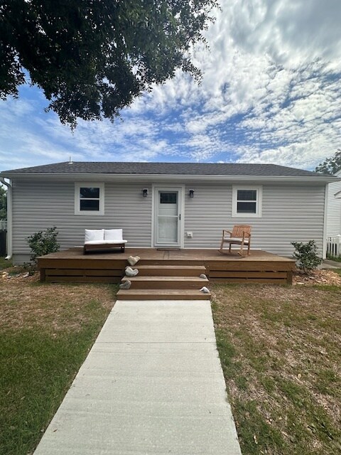 Primary Photo - 2405 Fisher St