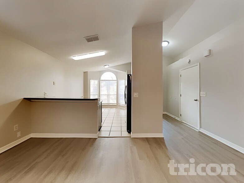 Building Photo - 7227 Edgewater Shores Ct