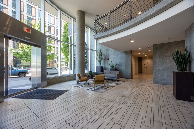 Building Photo - 1255 NW 9th Ave