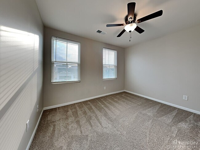 Building Photo - 656 McCormick Ln