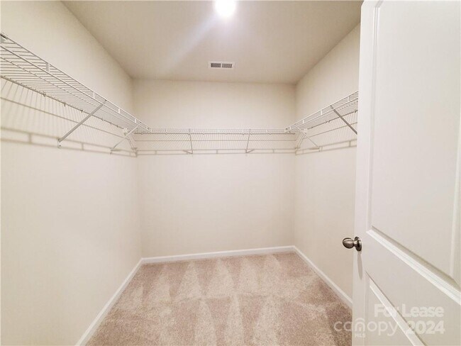 Building Photo - 1009 Gabardine Ln