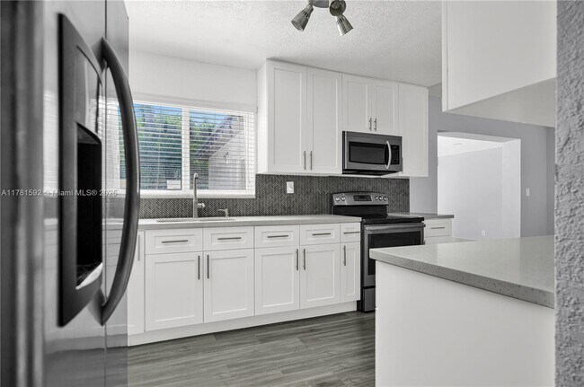 Building Photo - 30100 SW 168th Ct