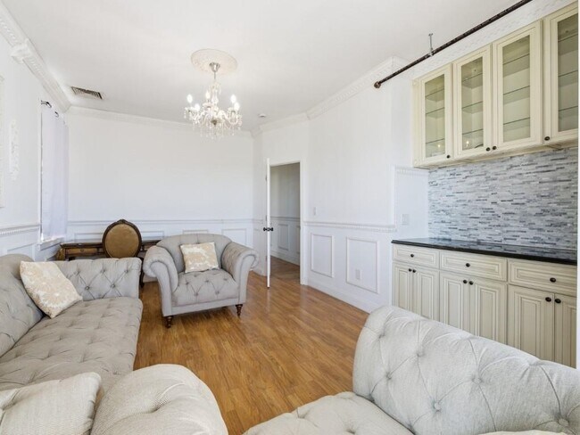 Building Photo - 1012 Palisade Ave