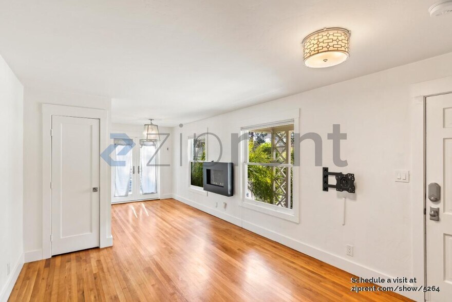 Building Photo - 321 63rd St