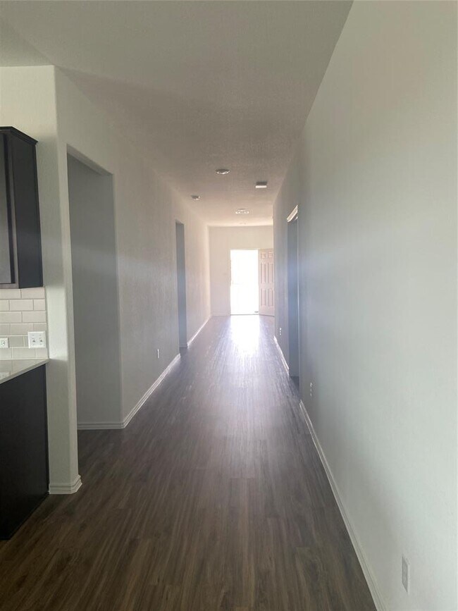Building Photo - 301 Bluejack Wy