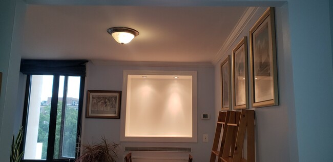 Lit, recessed nook - 490 M St SW