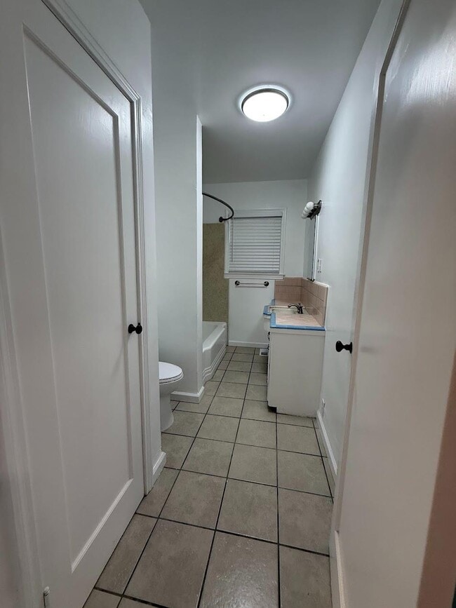 Building Photo - 10608 S Zediker Ave