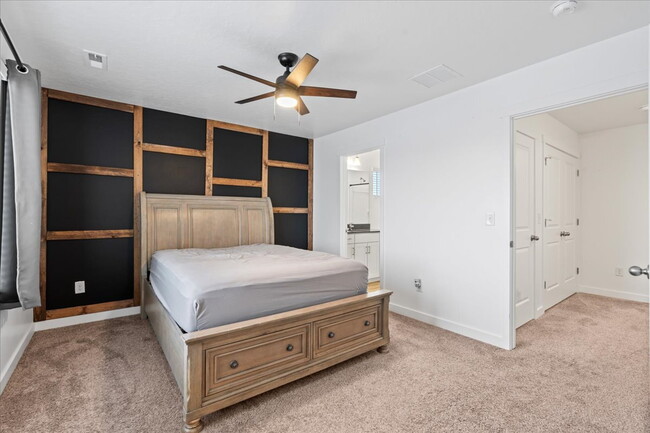 Building Photo - *$500 MOVE-IN SPECIAL* Charming 3-Bedroom ...