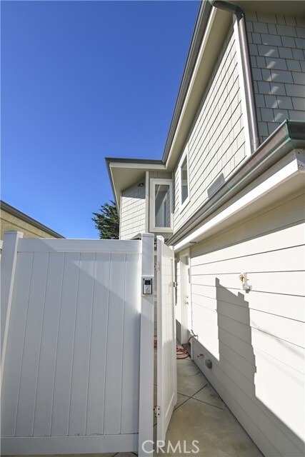 Building Photo - 2814 Studio Dr