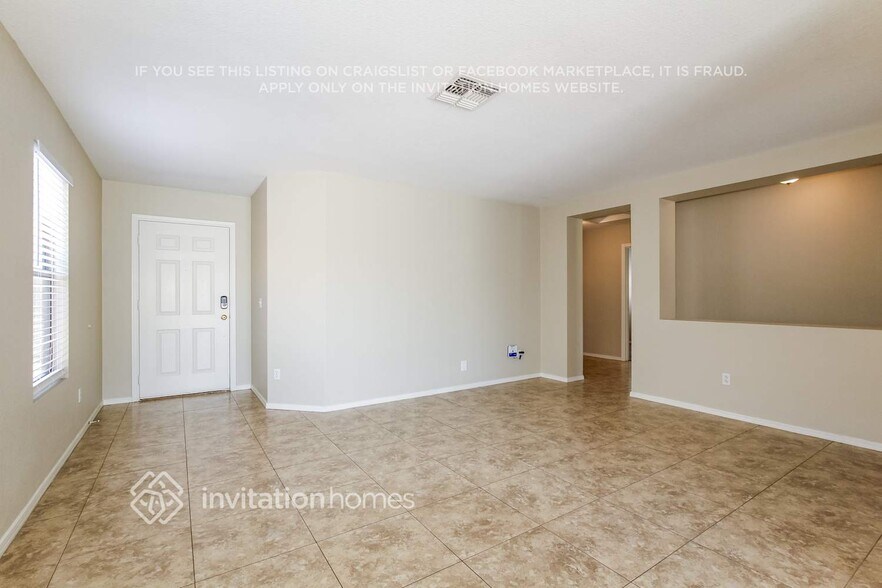 Building Photo - 11542 W Flores Dr