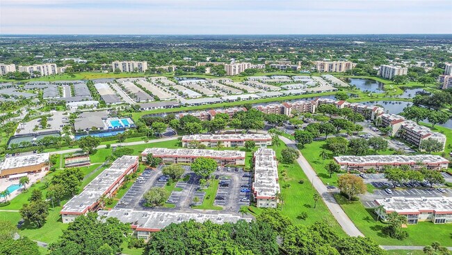 Building Photo - 23 Abbey Ln