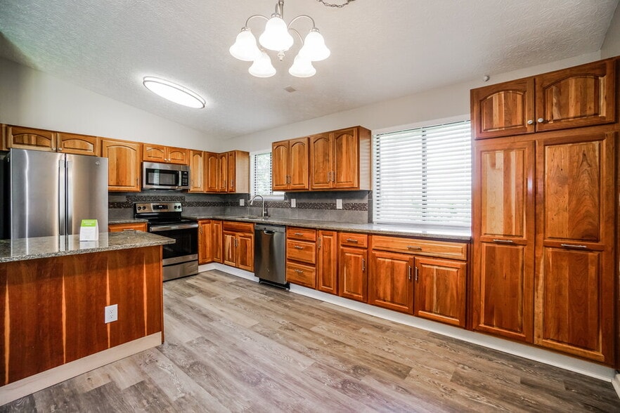 Building Photo - 1713 Willowpark Ct