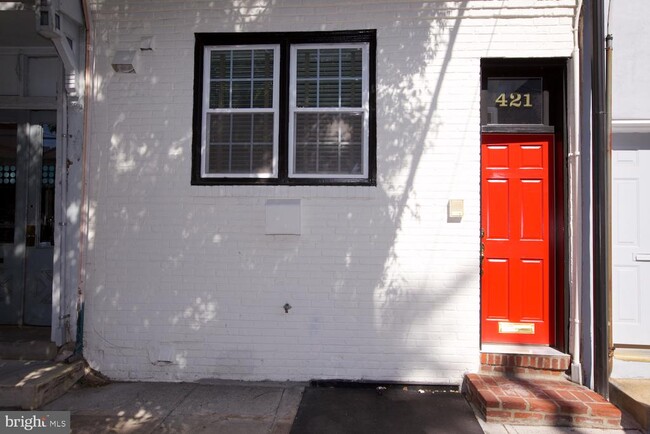 Building Photo - 421 S 20th St