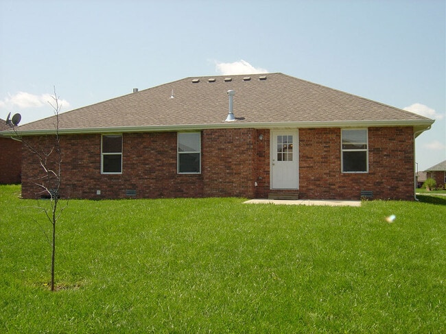 Building Photo - 6008 N 8th Ave