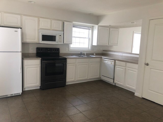 Building Photo - 1718 W Sunstone Dr