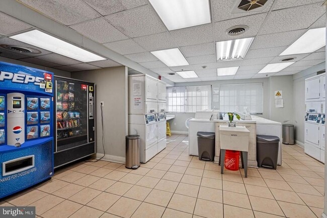 Building Photo - 2101 Chestnut St