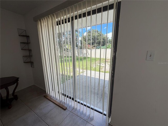 Building Photo - 803 Calabria Dr