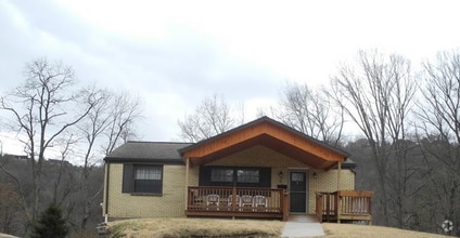 Building Photo - 25 Carol Dr