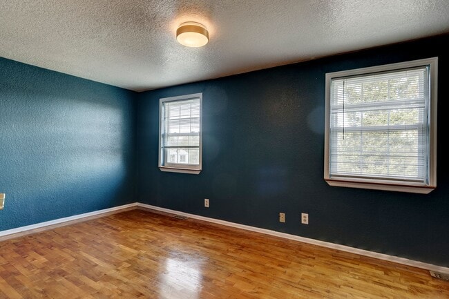 Building Photo - Charming 3 bedroom home near NAS Whidbey