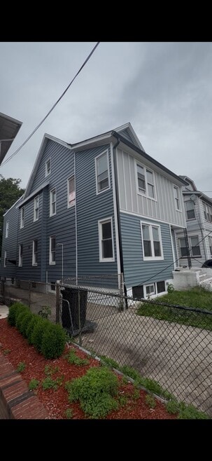 Building Photo - 285 Columbia Ave