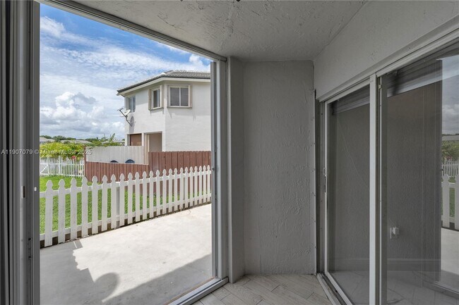 Building Photo - 14308 SW 120th Ct