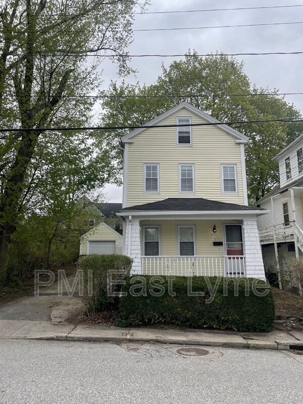 Building Photo - 253 Yantic St