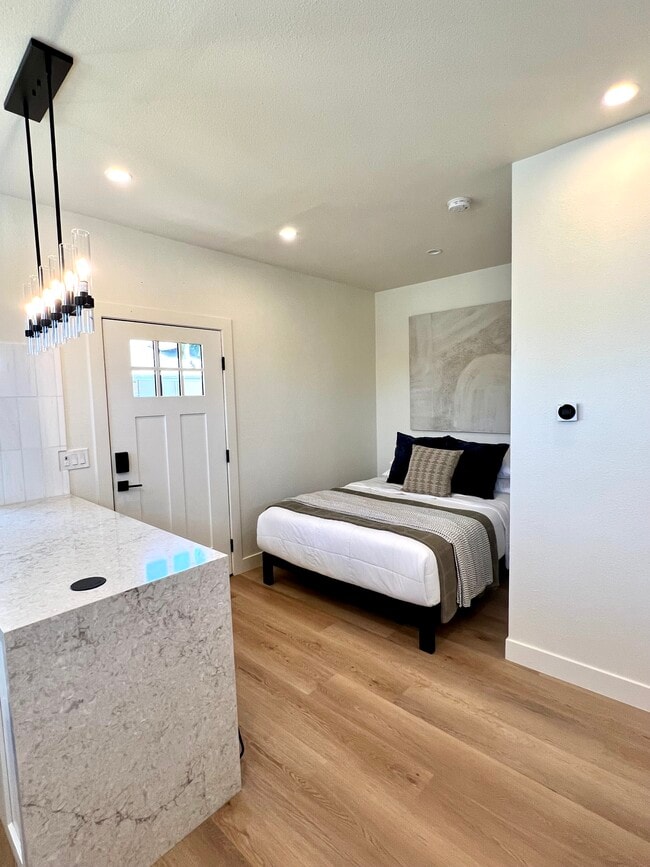 Building Photo - 16098 Calahan St