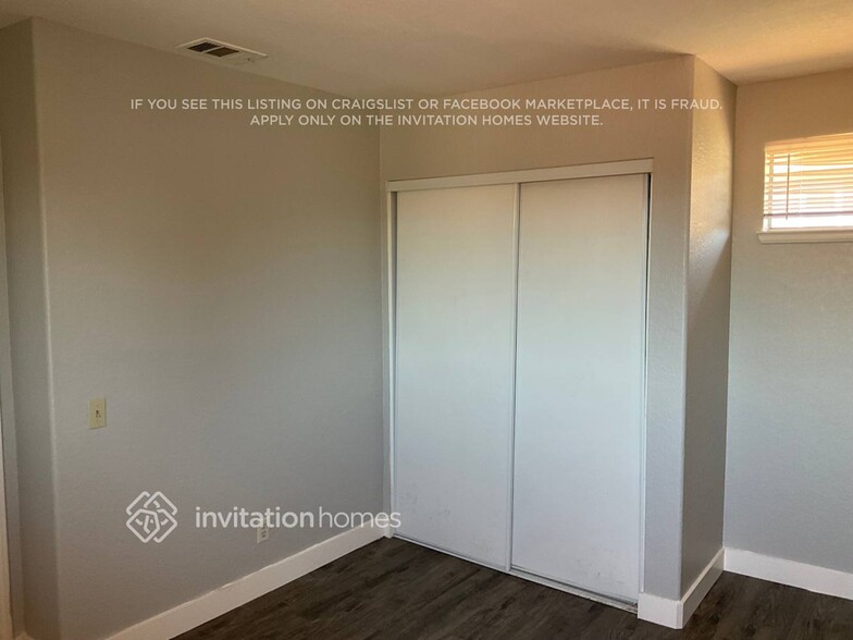 Building Photo - 1731 La Manzana Ln