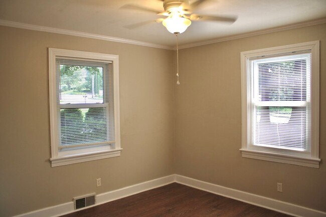 Building Photo - 692 Brookdale Dr