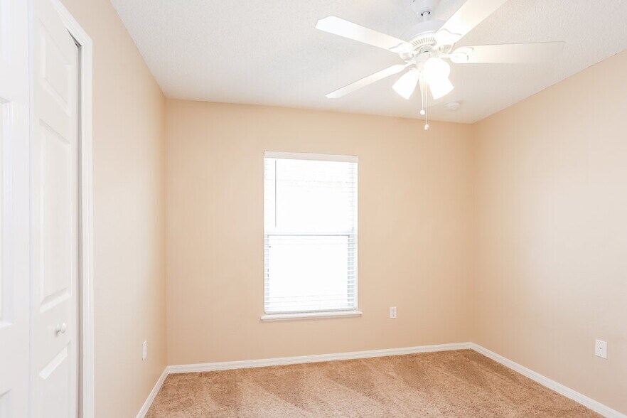 Building Photo - 2837 Mingo Dr