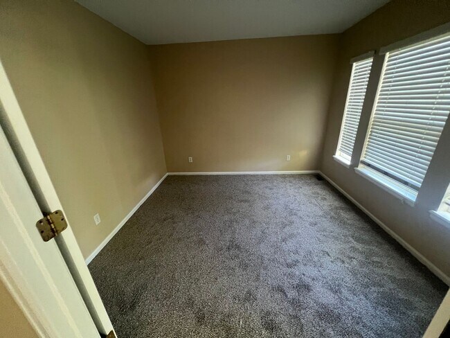 Building Photo - Stunning Home for Rent in Littleton - License #2024-BFN-0001484