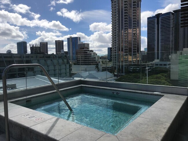 Building Photo - End Unit |  Luxury Condo | The Symphony | 2 Bed 2 Bath 2 Parking