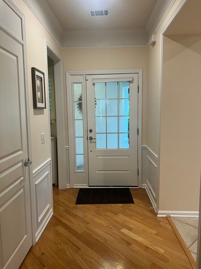 Building Photo - Lovely Furnished Home in The Haven