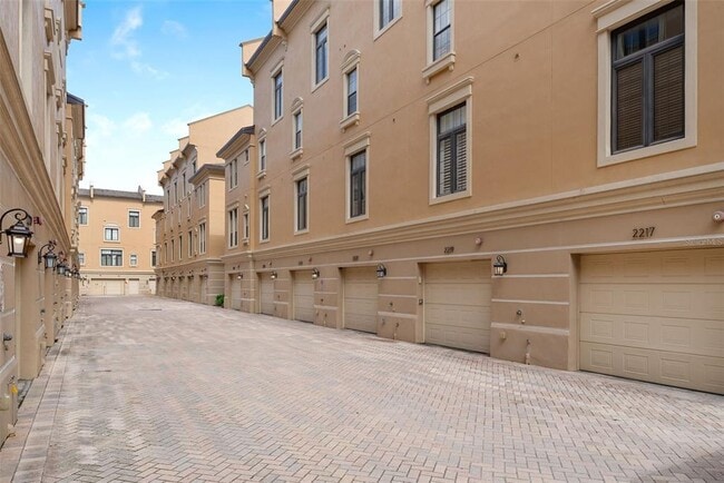 Building Photo - 2211 Soho Bay Ct