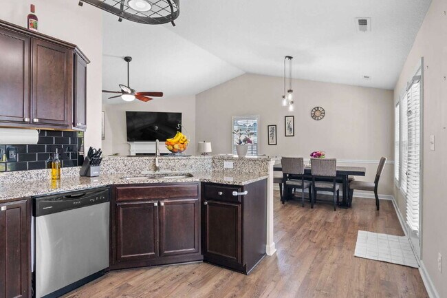 Building Photo - Charming 3-Bedroom Home with Bonus Room in...