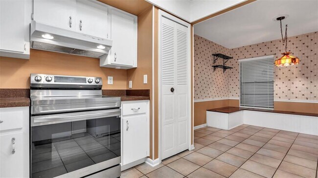 Building Photo - 6725 Islander Ln
