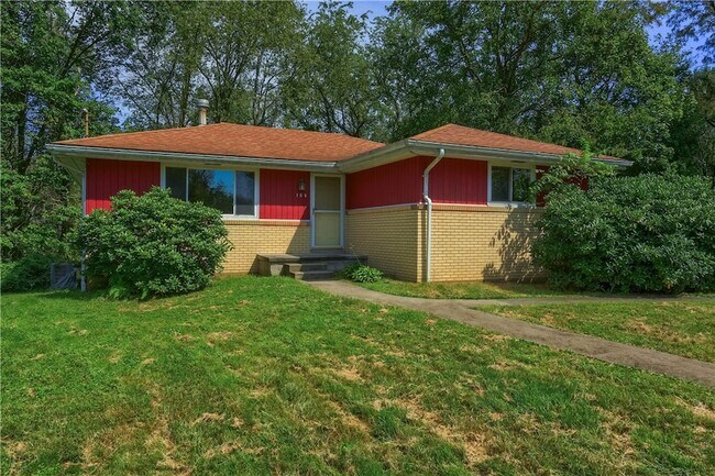 Building Photo - 194 Woodridge Dr