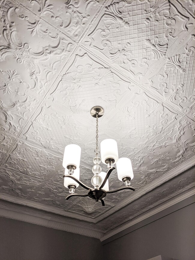 Building Photo - 7 N Front St