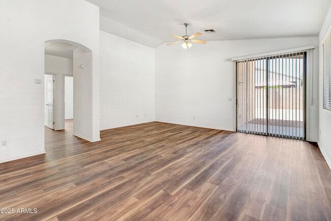 Building Photo - 17228 W Elm St