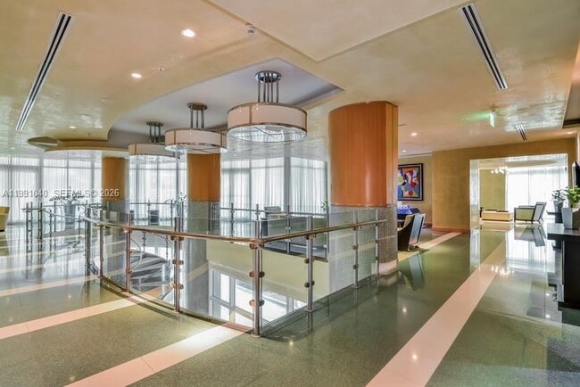 Building Photo - 218 SE 14th St